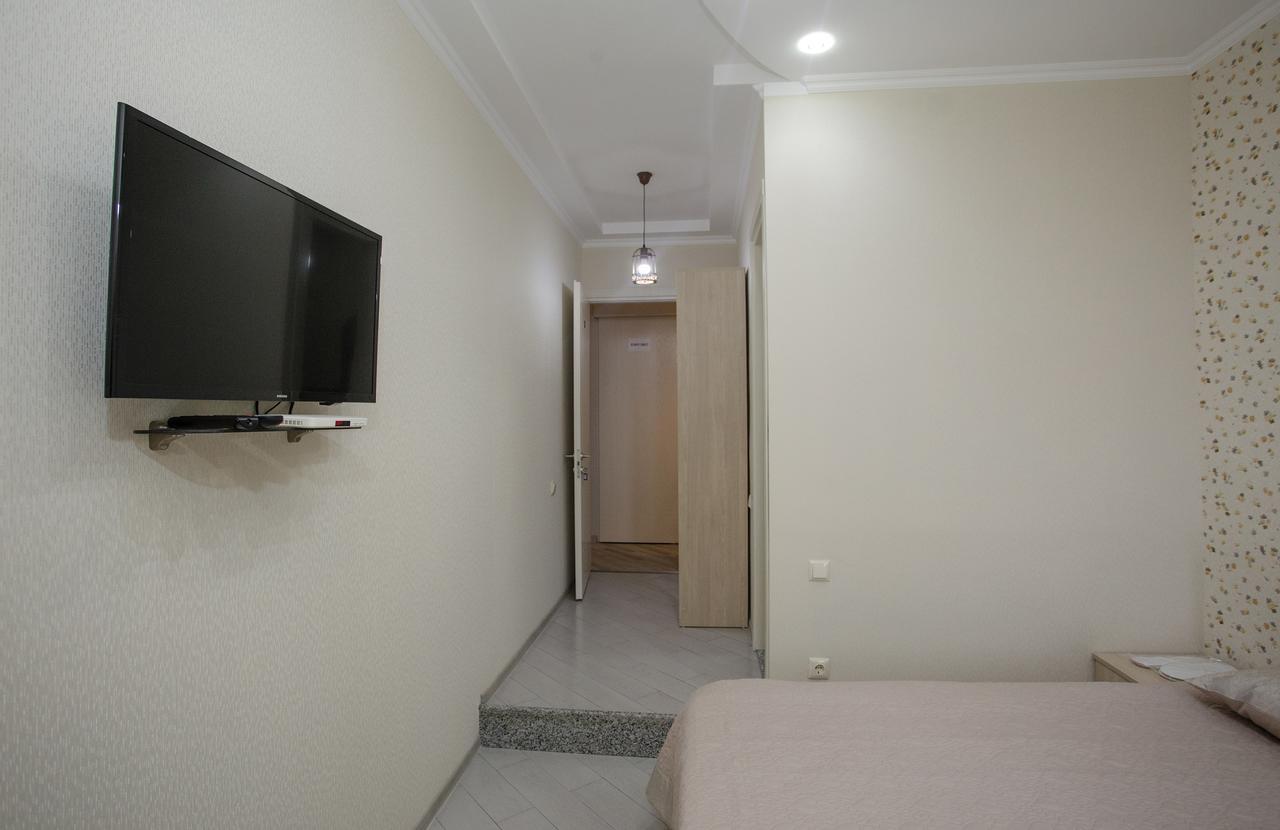 5 Rooms Batumi Exterior photo